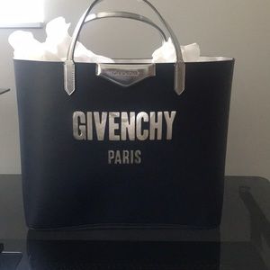 Givenchy lrg tote purse